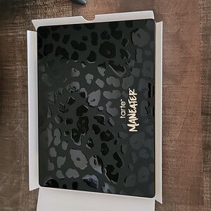 NEW Maneater Atfer Dark eyeshadow Pallet